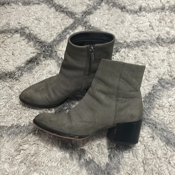 Sam Edelman - Picture 3 of 5